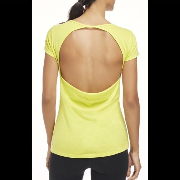 Chartreuse Fabletics performance tee. Large - Picture 3 of 5